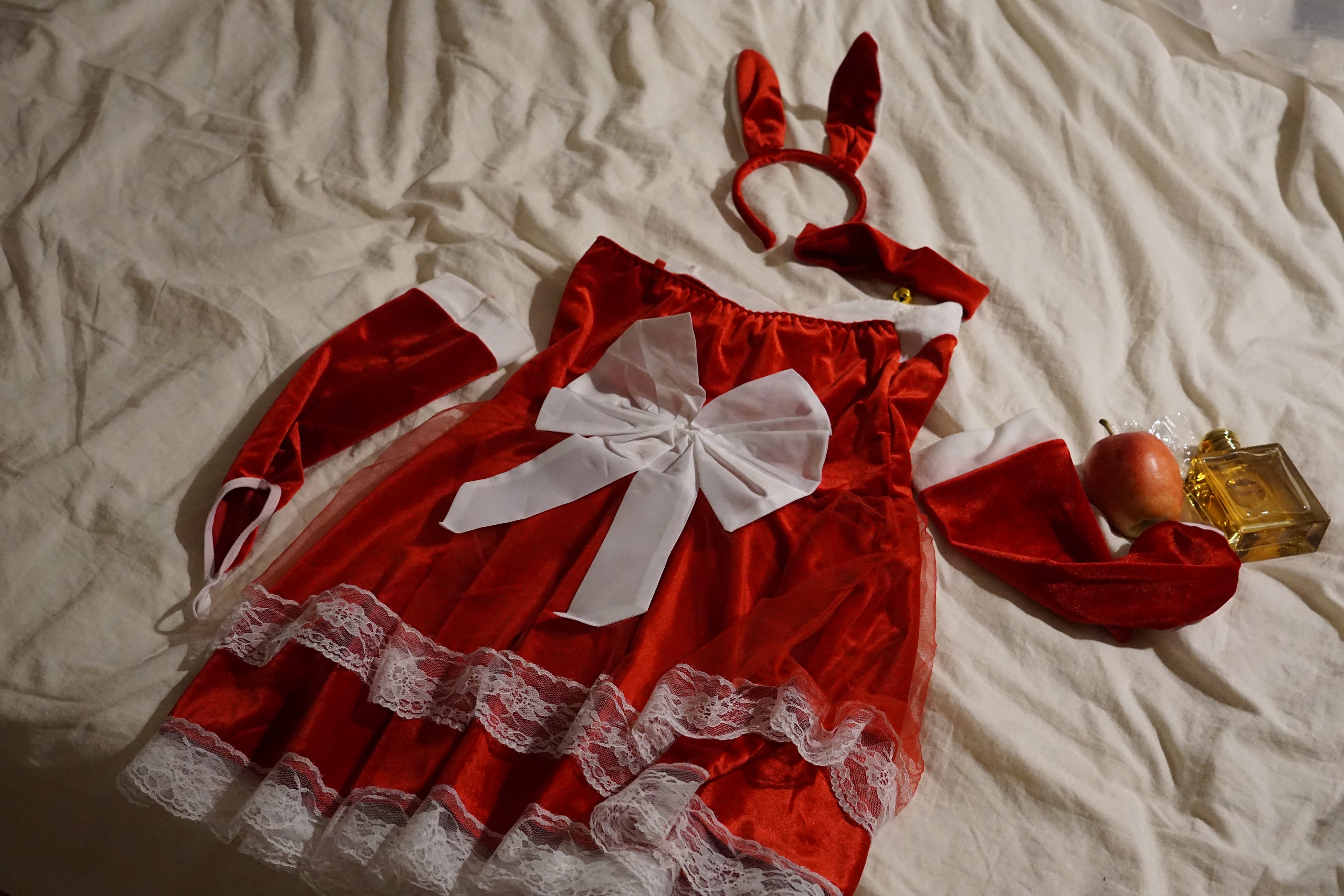 Jingle Bunny – Naughty with a Wink